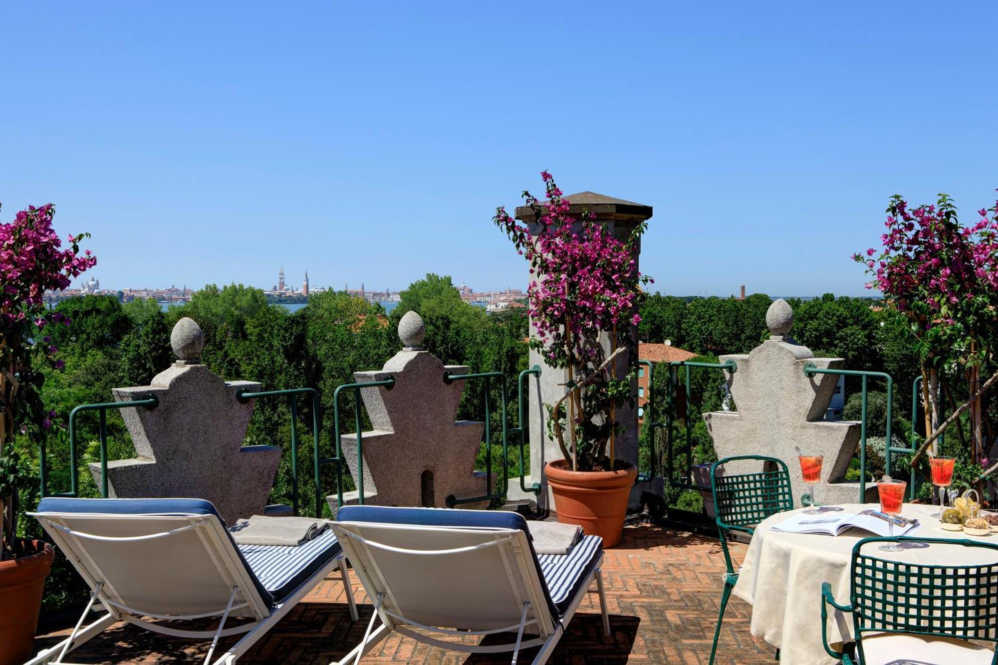 Hotel Excelsior Venice Венеция Лидо Екстериор снимка