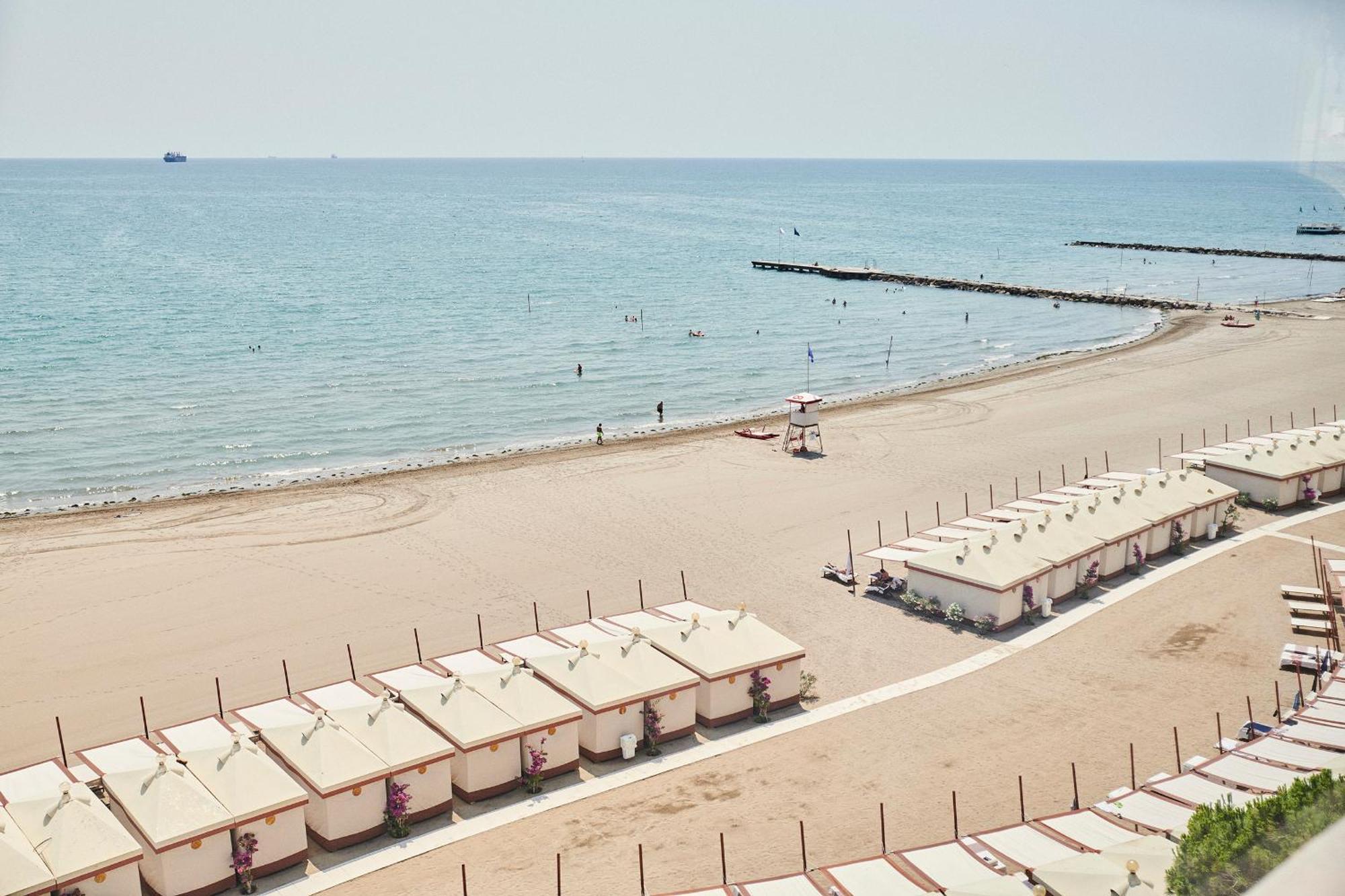 Hotel Excelsior Venice Венеция Лидо Екстериор снимка