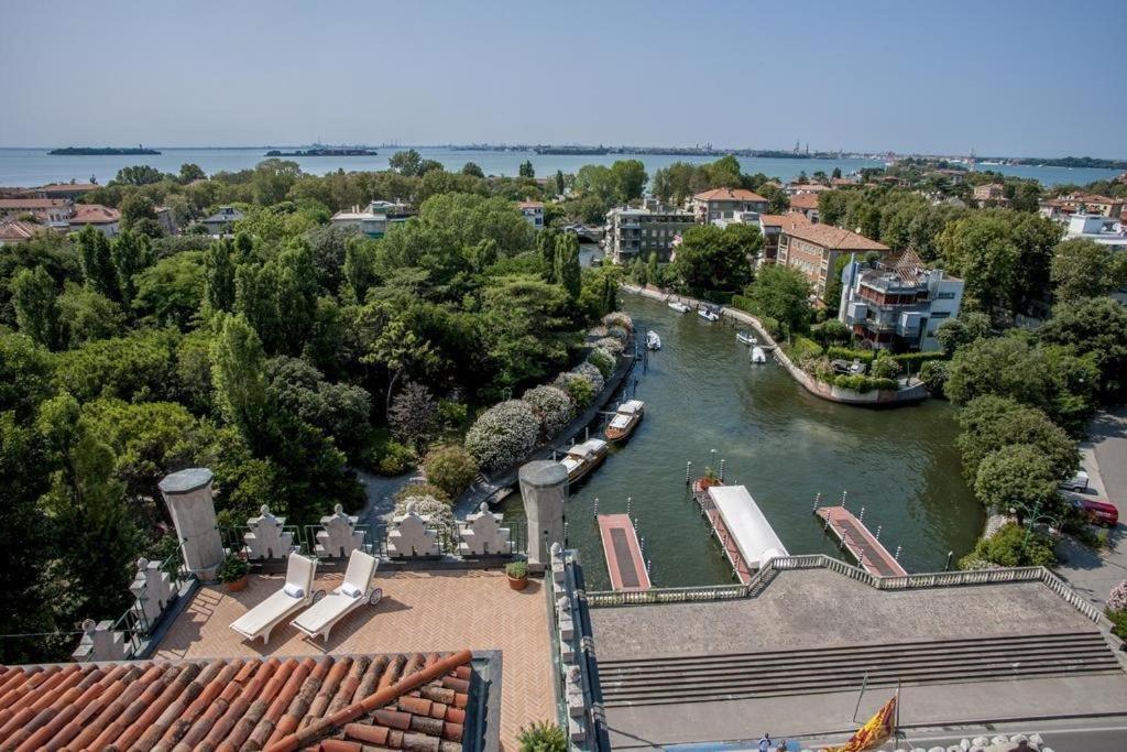 Hotel Excelsior Venice Венеция Лидо Екстериор снимка