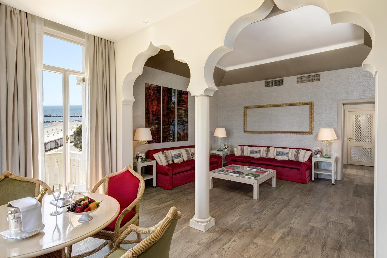 Hotel Excelsior Venice Венеция Лидо Екстериор снимка