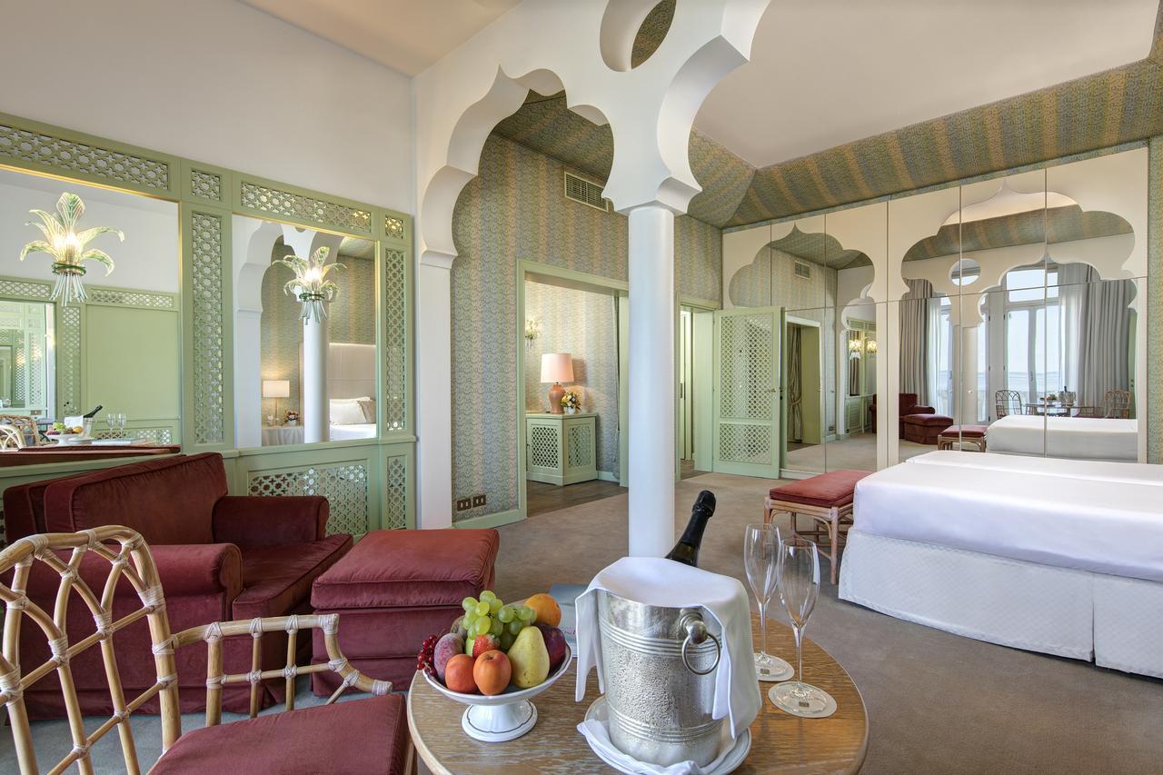 Hotel Excelsior Venice Венеция Лидо Екстериор снимка