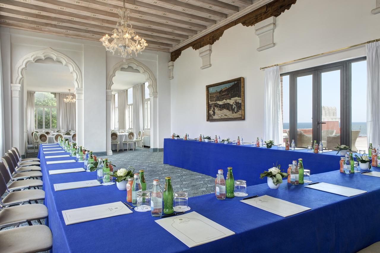 Hotel Excelsior Venice Венеция Лидо Екстериор снимка