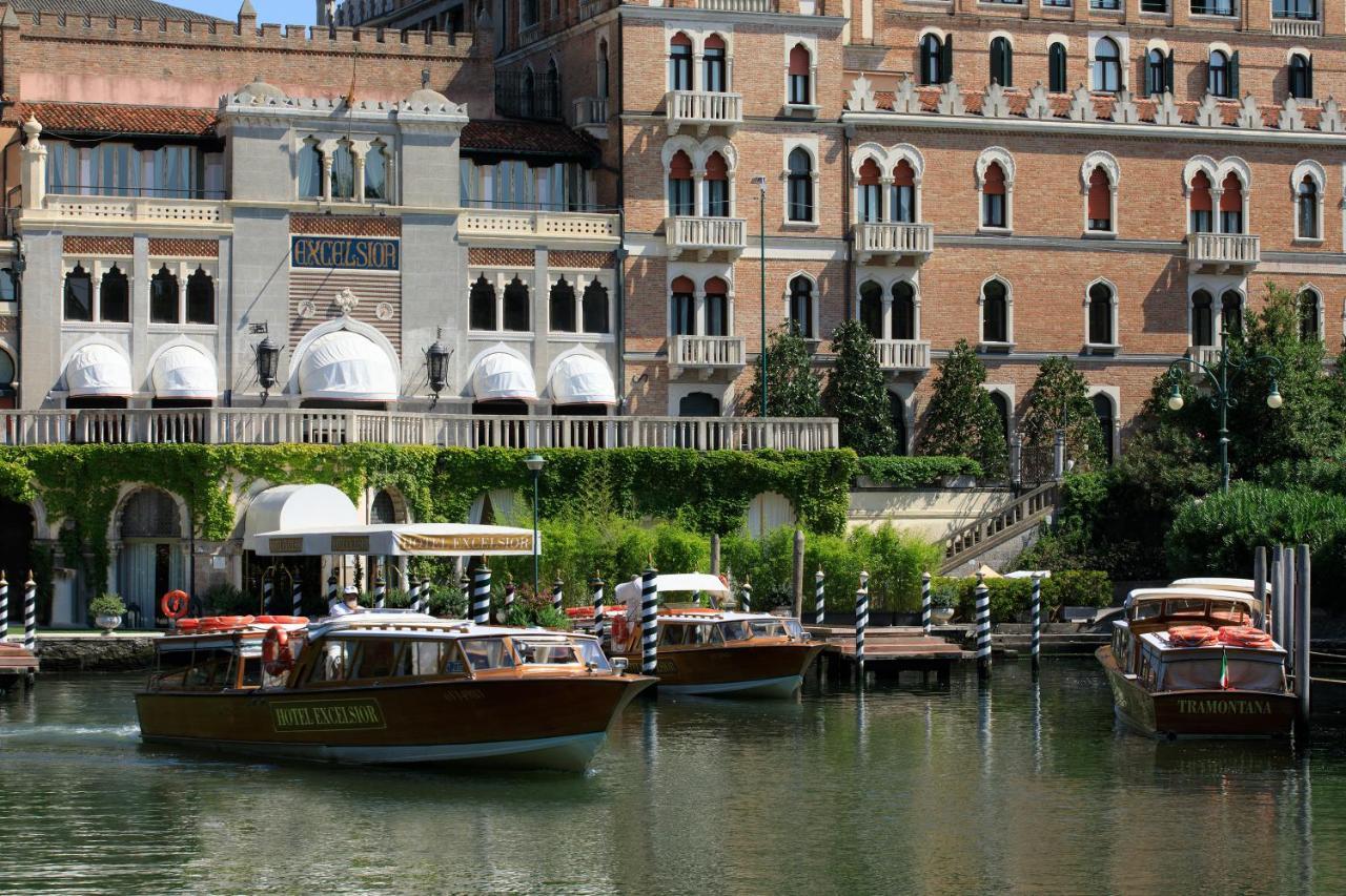 Hotel Excelsior Venice Венеция Лидо Екстериор снимка